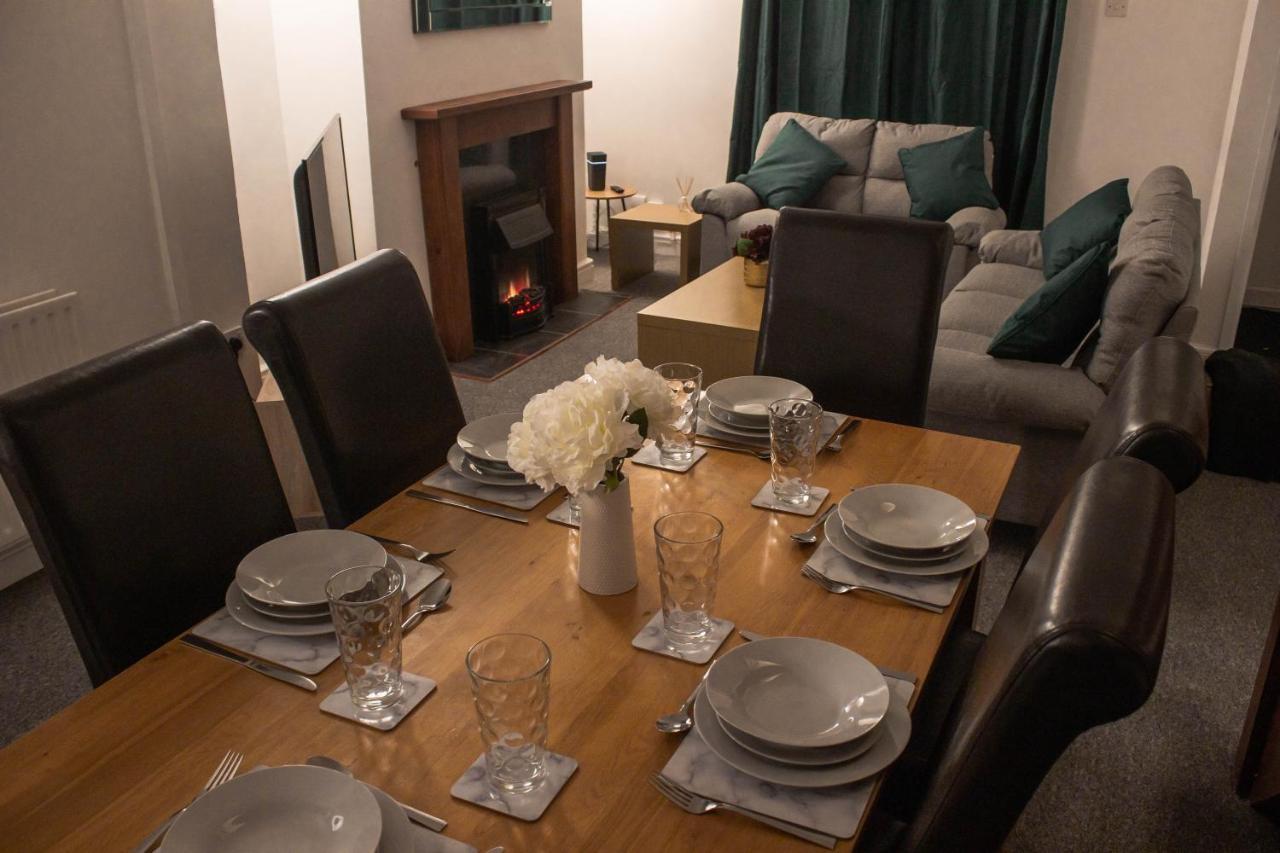 Business Friendly 3Br Home - King Size Beds & Centrally Located Суонси Экстерьер фото