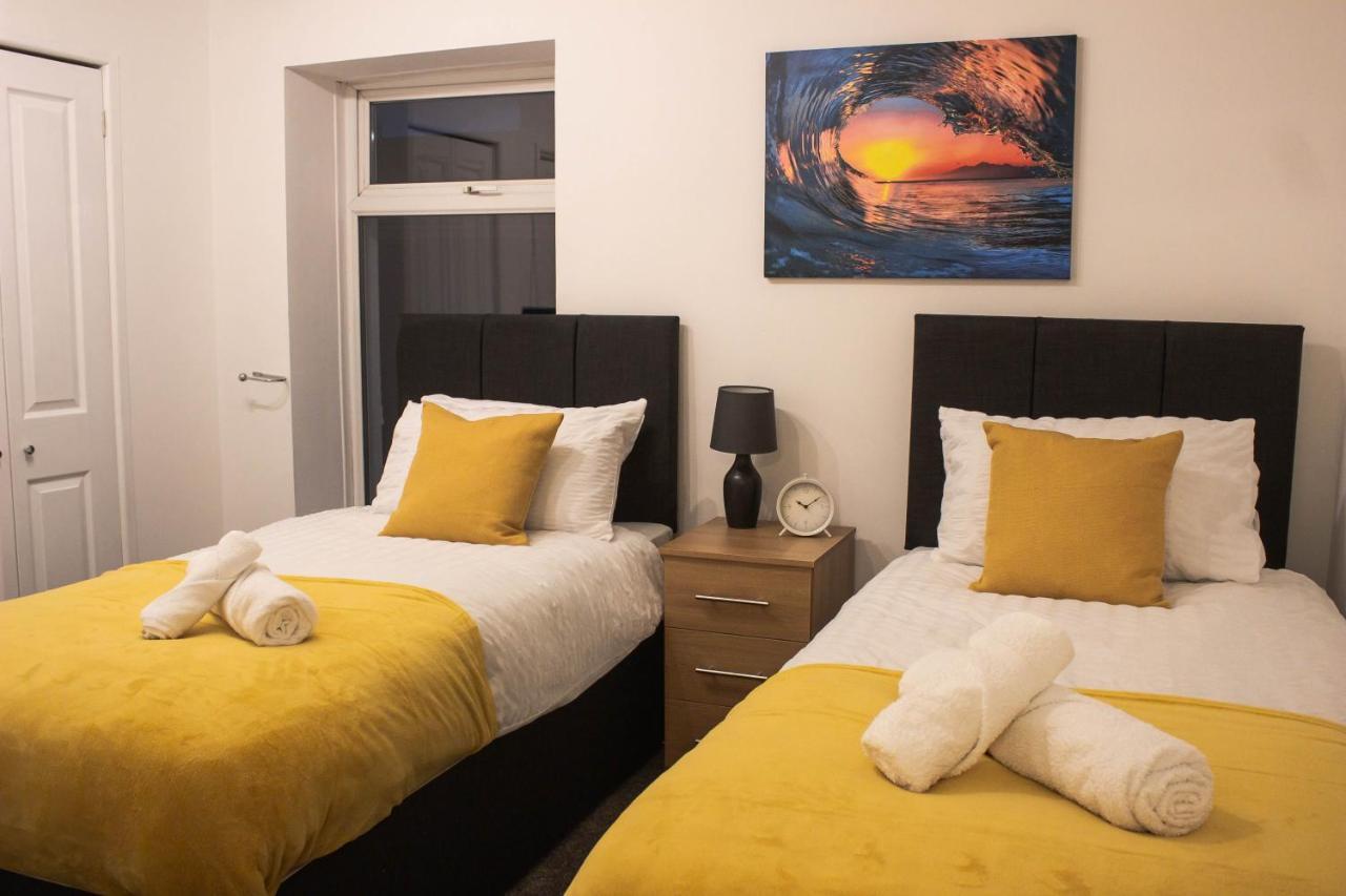 Business Friendly 3Br Home - King Size Beds & Centrally Located Суонси Экстерьер фото