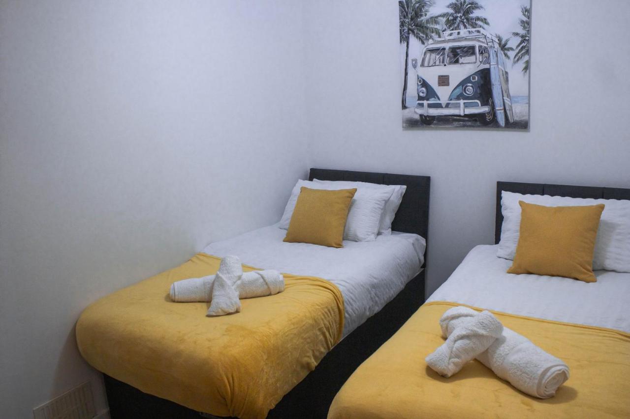 Business Friendly 3Br Home - King Size Beds & Centrally Located Суонси Экстерьер фото