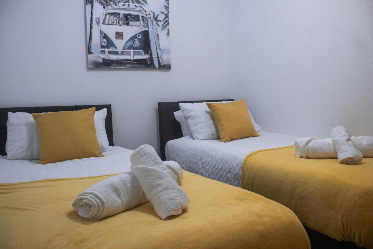 Business Friendly 3Br Home - King Size Beds & Centrally Located Суонси Экстерьер фото