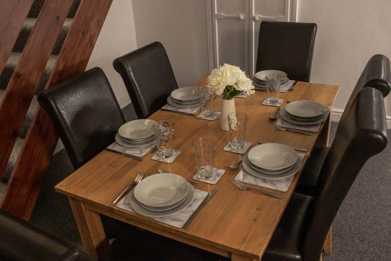 Business Friendly 3Br Home - King Size Beds & Centrally Located Суонси Экстерьер фото