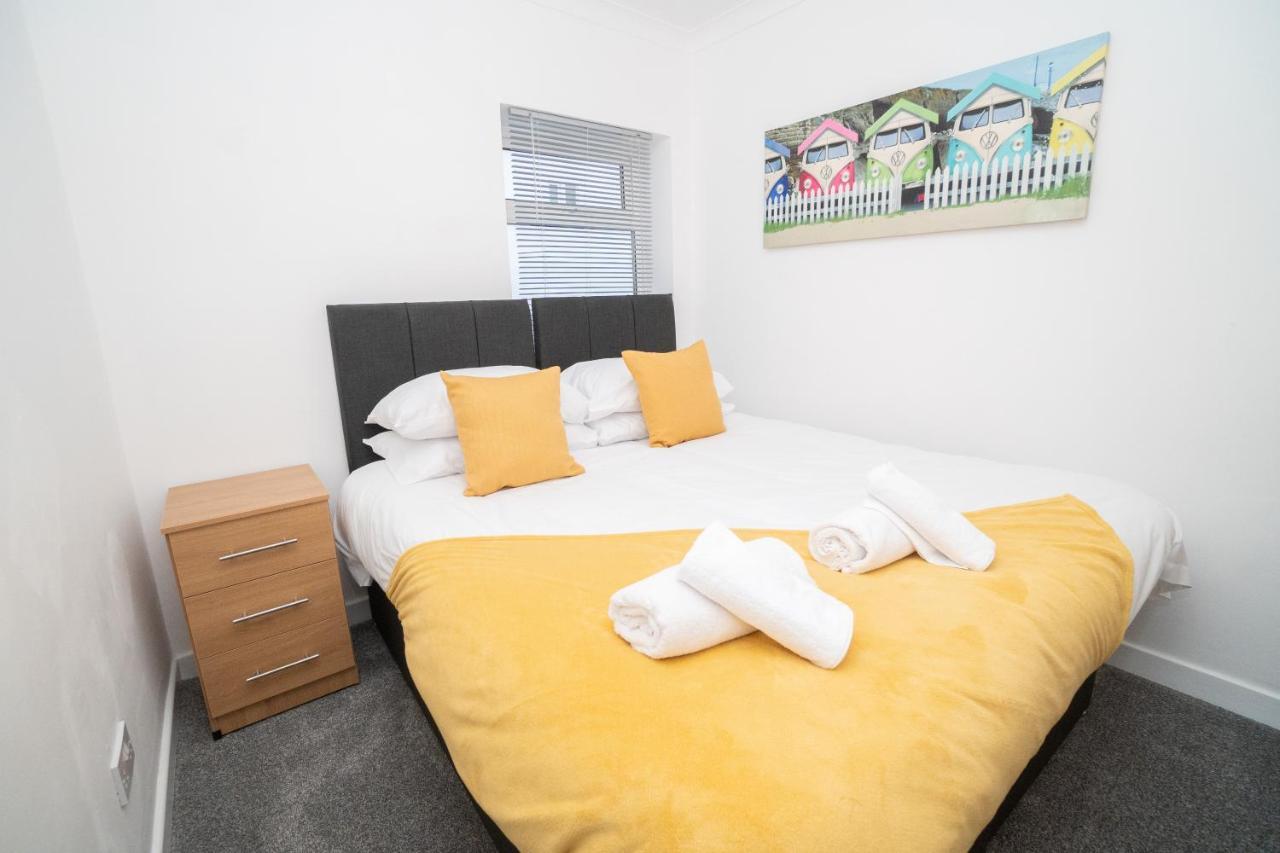Business Friendly 3Br Home - King Size Beds & Centrally Located Суонси Экстерьер фото