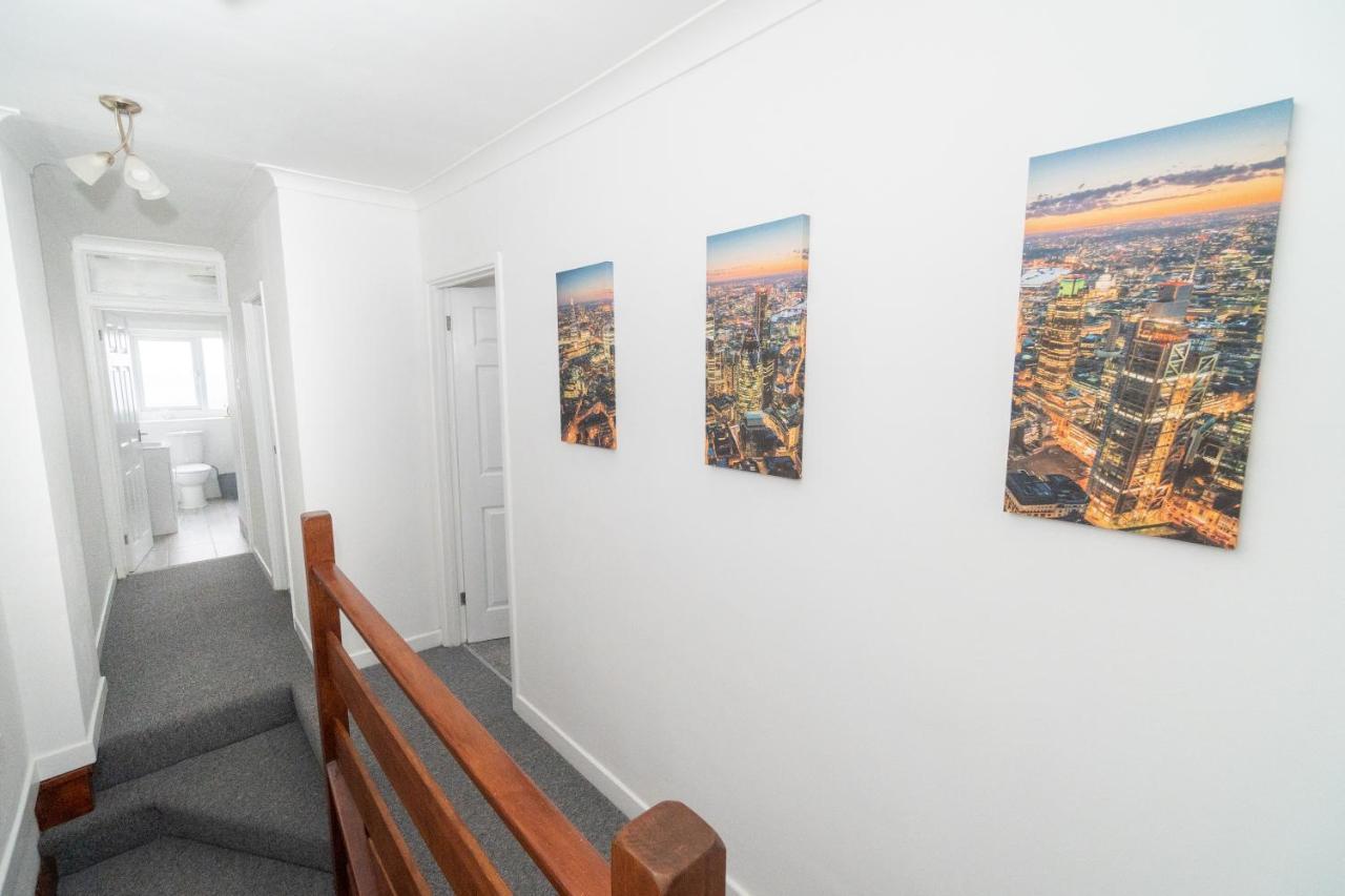Business Friendly 3Br Home - King Size Beds & Centrally Located Суонси Экстерьер фото