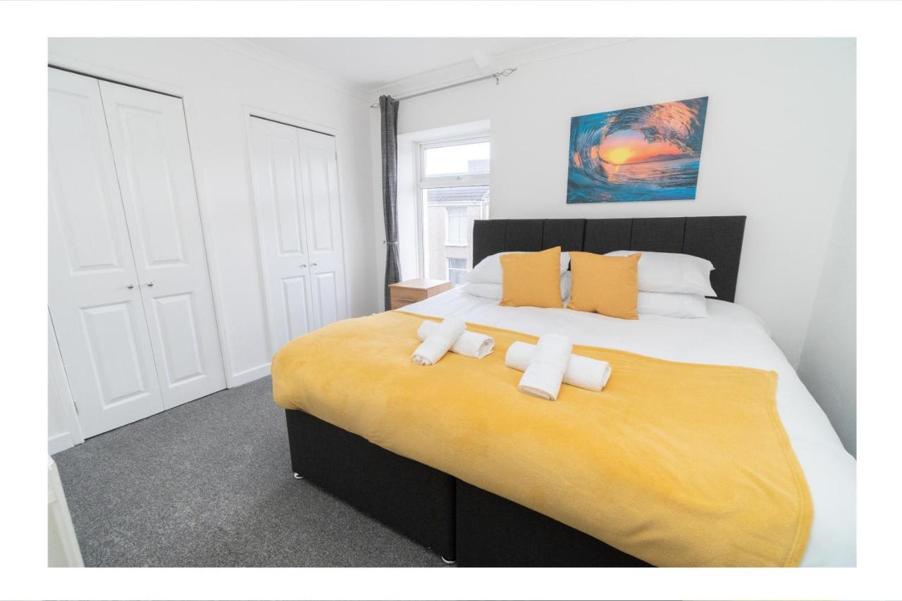 Business Friendly 3Br Home - King Size Beds & Centrally Located Суонси Экстерьер фото